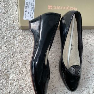 Naturalizer Black Patent Shiny Pump